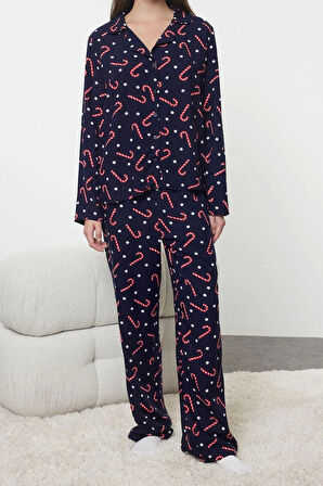 Kadın Moda Şık Gömlek Yaka Geniş Paça Uzun Kol Puantiyeli Yılbaşı Temalı Viskon Dokuma Pijama Takımı