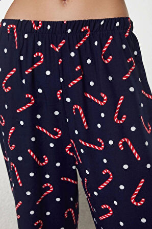 Kadın Moda Şık Gömlek Yaka Geniş Paça Uzun Kol Puantiyeli Yılbaşı Temalı Viskon Dokuma Pijama Takımı