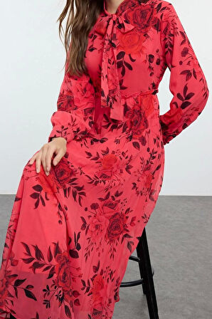 Kadın Tesettür Maxi Boy Boyundan Bağlamalı Astarlı Piliseli Şifon Dokuma Elbise