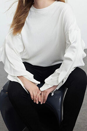 Kadın Moda Relaxed Bisiklet Yaka Düşük Kol Uzun Kolları Fırfır Detaylı Rahat Kalıp Örme Sweatshirt