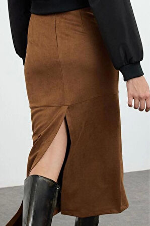 Kadın Moda Stil Maxi Astarsız Dokuma Arkadan Yırtmaç Detaylı Süet Kumaş Maxi Boy Etek