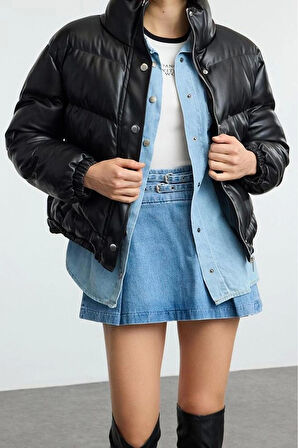 Kadın Moda Şık Oversize Hakim Yaka Standart Düz Astarlı Oversize Suni Deri Şişme Mont