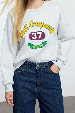 Kadın Regular Bisiklet Yaka Standart Kol Regular Ekru Slogan Baskılı Normal Kalıp Örme Sweatshirt