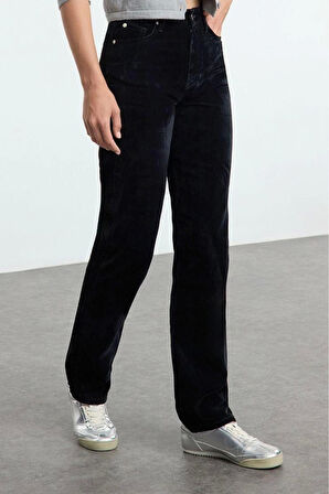 Kadın Moda Şık Kot Pantolon Boru Paça Regular Boy Denim Süet Görünümlü Yüksek Bel Straight Jeans