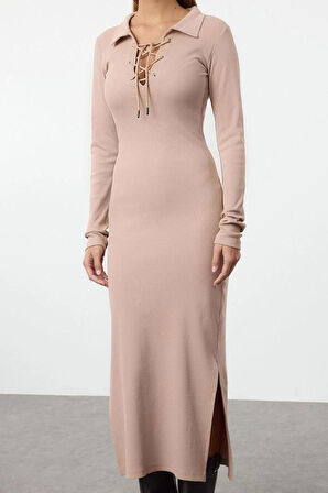 Kadın Moda Şık Midi Boy Polo Yaka Slim Kuşgözü Bağlama Detaylı Vücuda Oturan Fitilli Esnek Elbise