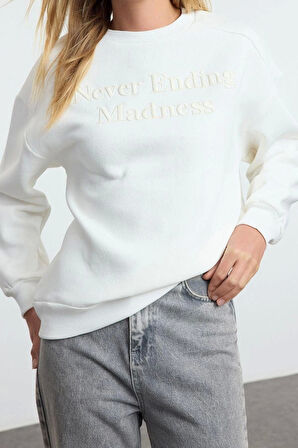 Kadın Bol Bisiklet Yaka Düşük Kol Uzun Slogan Nakışlı Geniş Kalıp Kalın İçi Polarlı Örme Sweatshirt