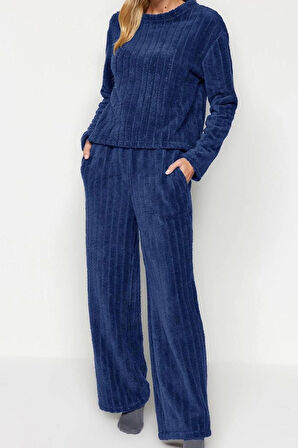 Kadın Moda Şık Bisiklet Yaka Boru Paça Uzun Kol Wellsoft Kışlık Örme Pijama Takımı