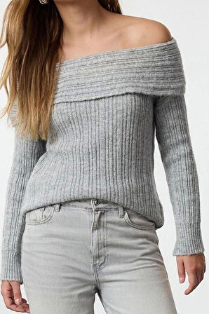 Kadın Moda Şık Carmen Yaka Standart Kol Regular Yumuşak Dokulu Triko Kazak