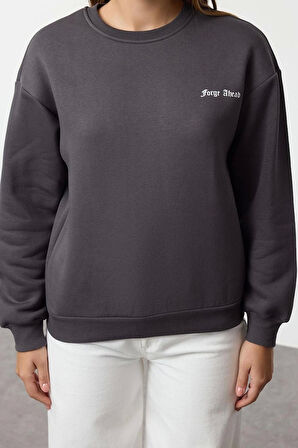 Kadın Bisiklet Yaka Düşük Kol Normal Kalıp Ön ve Sırt Baskılı Kalın Polarlı Örme Sweatshirt