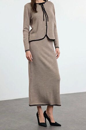 Kadın Moda Şık Regular Boy Uzun Kollu Biyeli Aksesuar Düğmeli Triko Hırka Etek Alt-Üst Takım