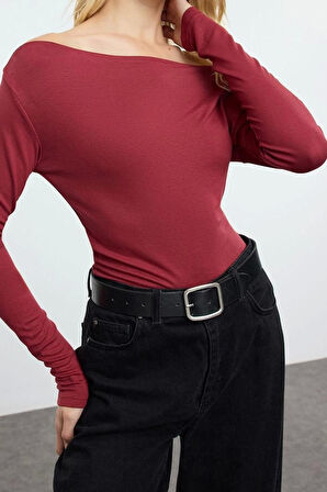 Kadın Şık Regular Kayık Yaka Düşük Kol Slim Kalıp Örme Düz Yumuşak Kumaşlı Fitted Vücuda Oturan Bluz