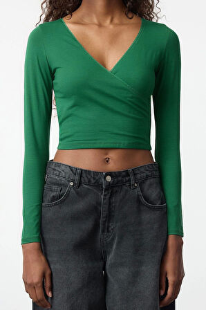 Kadın Moda Şık Crop Kruvaze Yaka Slim Kalıp Örme Derin Yaka Dantel Detaylı Kol Pamuklu Esnek Bluz