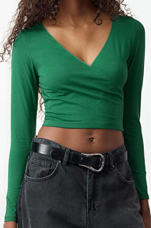 Kadın Moda Şık Crop Kruvaze Yaka Slim Kalıp Örme Derin Yaka Dantel Detaylı Kol Pamuklu Esnek Bluz