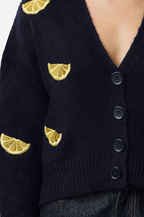 Kadın Moda Şık V Yaka Düşük Kol Regular Yumuşak Dokulu Nakış Detaylı Triko Hırka