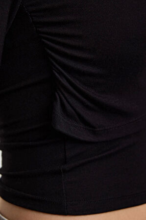 Kadın Moda Şık Üst Giyim Crop Bisiklet Yaka Fitted Kalıp Örme Büzgü Drape Detaylı Vücuda Oturan Bluz