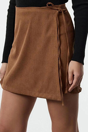 Kadın Moda Stil Mini Astarsız Dokuma Kadife Kumaş Kruvaze Kapama Bağlama Detaylı Mini BoyDokuma Etek