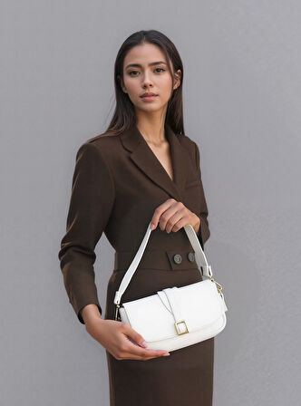 Kadın Minimalist Çapraz Askılı Suni Deri Çanta Günlük ve Şık Kullanım Modern Stil Trend Tasarım