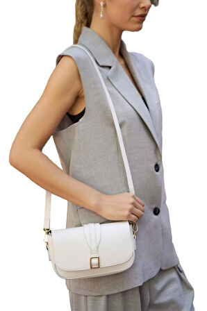 Kadın Minimalist Çapraz Askılı Suni Deri Çanta Günlük ve Şık Kullanım Modern Stil Trend Tasarım