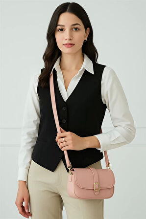 Kadın Minimalist Çapraz Askılı Suni Deri Çanta Günlük ve Şık Kullanım Modern Stil Trend Tasarım