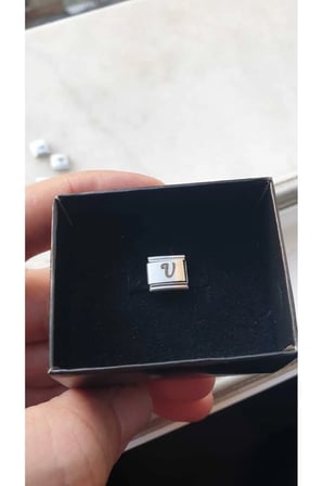 ÇELİK CHARM CHARM V HARFİ İSİM TARİH BAŞ HARF YAZILIR 9 MM