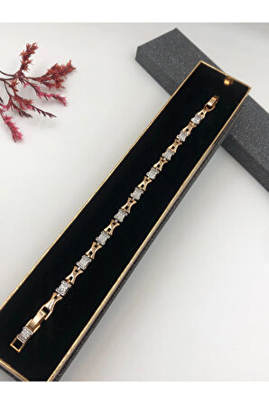 Şıklığın Tamamlayıcısı! Xuping Rose Renk Kadın Bileklik Bakır Renk 17+2Cm kutulu Renk Atmaz