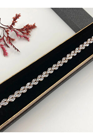 Şıklığın Tamamlayıcısı! Xuping Rose Renk Kadın Bileklik Bakır Renk 17 Cm kutulu Renk Atmaz