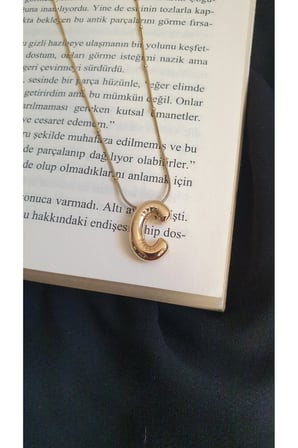 Çelik Kadın Kolye  HARF KOLYE C HARF ÇELİK SU YOLU BAGET TAŞLI ANTİALERJİK 1 YIL RENK GARANTİLİ 45 CM FMACCESORİES