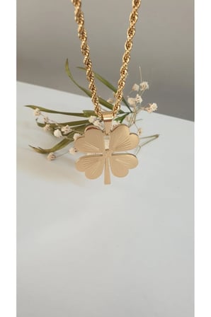 Çelik Kadın Kolye  ÇELİK YONCA KOLYE KADIN  316L KARARMAZ RENK GARANTİLİDİR 14 K GOLD  60 CM İSİM YAZILABİLİR 2 İSİM