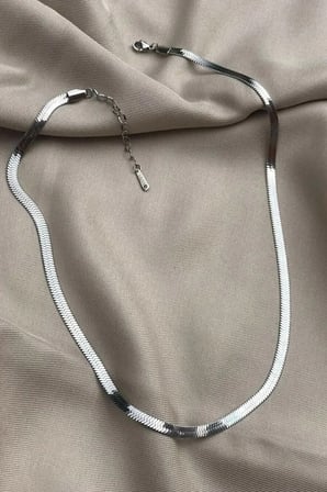 Çelik Kadın Kolye  Yüksek Kalite Kararmaz 316l Çelik Italyan Ezme Gümüş Rengi Yassı Zincir Kolye 45 Cm