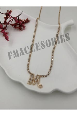 Çelik Kadın Kolye  M Harfli Çelik Kolye 14 K Gold Renk Su Yolu Taşlı Zincirli 45 Cm Antialerjik 316L Kararmaz Kolye