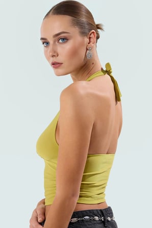 Yazlık Crop Bluz Boyundan Bağlamalı Vücuda Oturan Esnek Örme Premium Kalite Kaliteli İşçilik