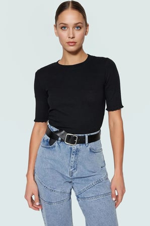 Pamuklu Polyester Elastan Karışımlı Fitted Bluz Bisiklet Yaka Kısa Kollu Yıkamalı