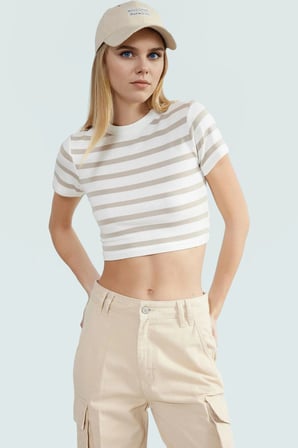 Yazlık Kısa Kollu Çizgili Bisiklet Yaka Fitted Crop Bluz Viskoz Kaliteli İşçilik Konforlu Kesim