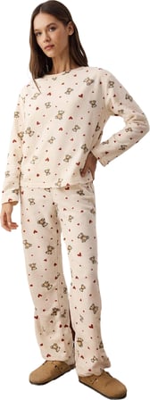 Ayıcık Desenli Kadın Polar Pijama Takımı Fonksiyonel Dayanıklı Kaliteli Konforlu Estetik Şık