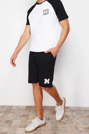 Erkek %100 Pamuk Bisiklet Yaka Kısa Kol Beyaz Nakışlı Reglan Kol Örme Şortlu Pijama Takımı
