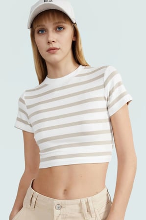 Yazlık Kısa Kollu Çizgili Bisiklet Yaka Fitted Crop Bluz Viskoz Kaliteli İşçilik Konforlu Kesim