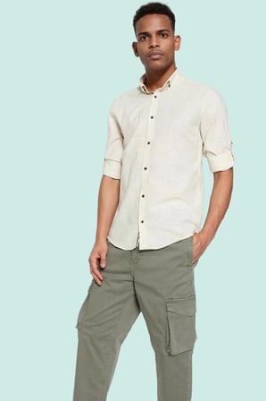 Erkek Gömleği Pamuk Düğmeli Slim Fit Keten Görünümlü Apolet Detayı Yaz Aylarının Vazgeçilmezi