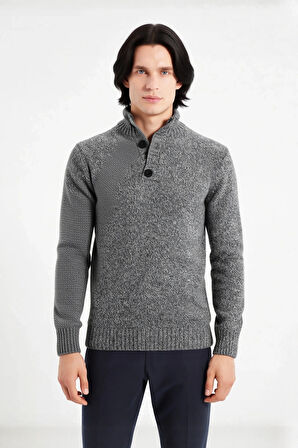 Erkek Gri Kalın Triko Düğmeli Dik Yaka Kazak Casual Ortamlar İçin Konforlu ve Şık Tasarım Kaliteli