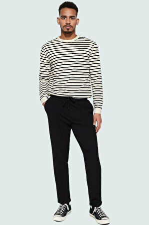 Erkek Viskoz Karışımlı İnce Dokuma Pantolon Dar Paça Slim Fit Model Yaz Aylarının Vazgeçilmezi