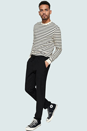 Erkek Viskoz Karışımlı İnce Dokuma Pantolon Dar Paça Slim Fit Model Yaz Aylarının Vazgeçilmezi