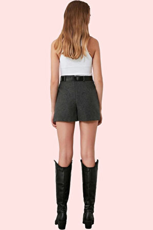 Kadın Kısa Boy Şort Etek Kemer Detaylı Pamuklu Dokuma Kaşe Rahat Yaz Aylarının Vazgeçilmezi