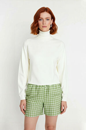 Kadın Basic Oversize Balıkçı Yaka Triko Kazak Standart Kol Rahatlığıyla Kış Sezonu Vazgeçilmezi