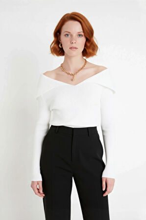 Kadın Modern Fitted Triko Bluz Devrik Carmen Yaka İnce Fitilli Dokuma Uzun Kol Crop Tasarım