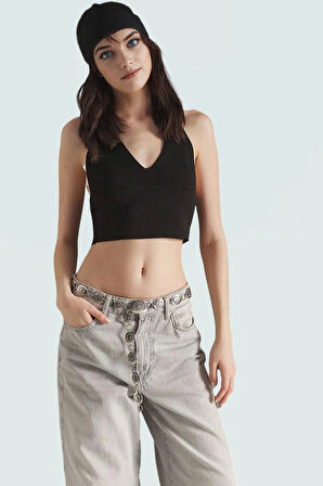 Triko Kumaş Bluz Fitted V Yaka Super Crop Kesim Şık Tasarım Yüksek Kalite Konforlu