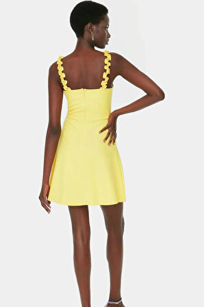 Yazlık Mini Elbise A line Fırfır Detaylı Kare Yaka Polyester Kumaş Modern Stil Trend Tasarım