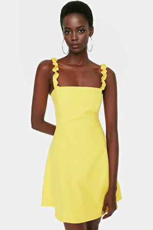 Yazlık Mini Elbise A line Fırfır Detaylı Kare Yaka Polyester Kumaş Modern Stil Trend Tasarım