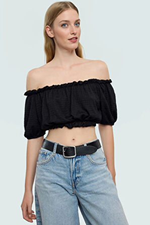 Rahat Crop Bluz Örme Polyester Kumaş Carmen Yaka Zarifane Tasarım Kullanım Ve Şık