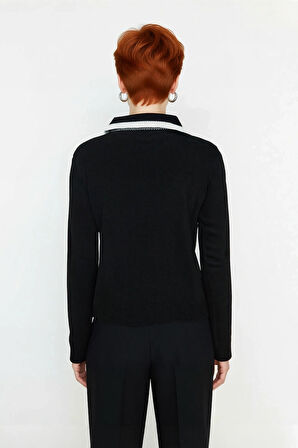 Kadın Akrilik Triko Kazak Polo Yaka Detaylı Renk Bloklu Uzun Kollu Kış Sezonu İçin Şık ve Rahat