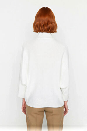 Kadın Oversize Dik Yaka Kışlık Triko Kazak Düz Düşük Kol Modern ve Şık Günlük Kombinler İçin