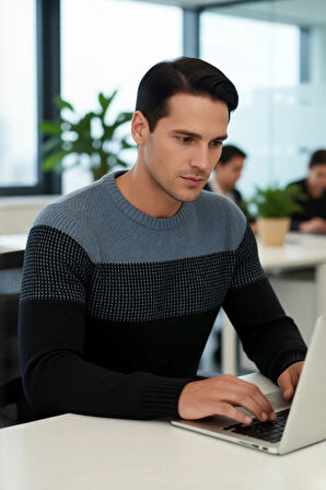 Erkek Rahat Kesim Bisiklet Yaka Renk Bloklu Akrilik Triko Kazak Soğuk Havalar İçin Mükemmel